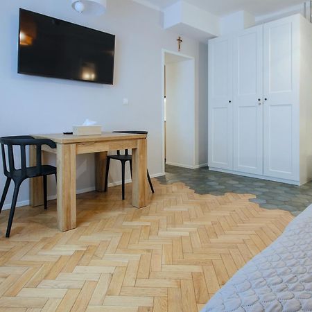Kana - Stylish Apartment In Krakow Pomorska - Close, Wifi, Smart Tv Krakau Buitenkant foto